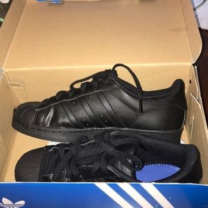 Adidas Superstar Sneakers